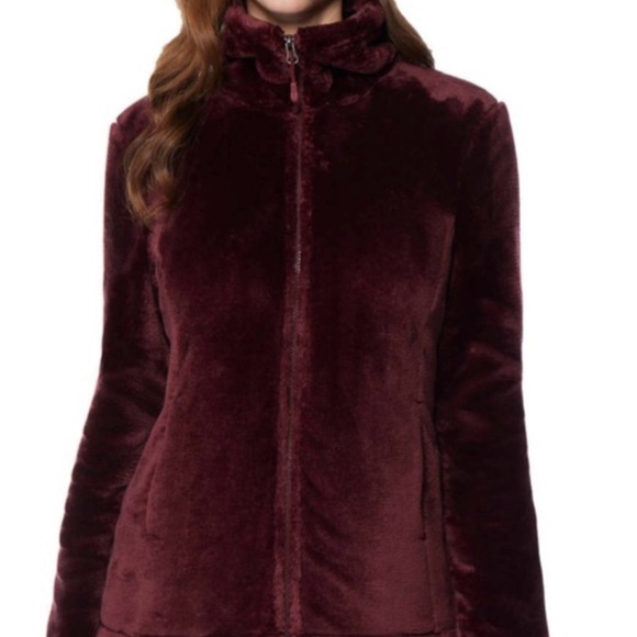 32 Degrees Jackets & Blazers - 32 Degrees Heat Womens Full Zip Plush Jacket size SMALL in rare burgundy color